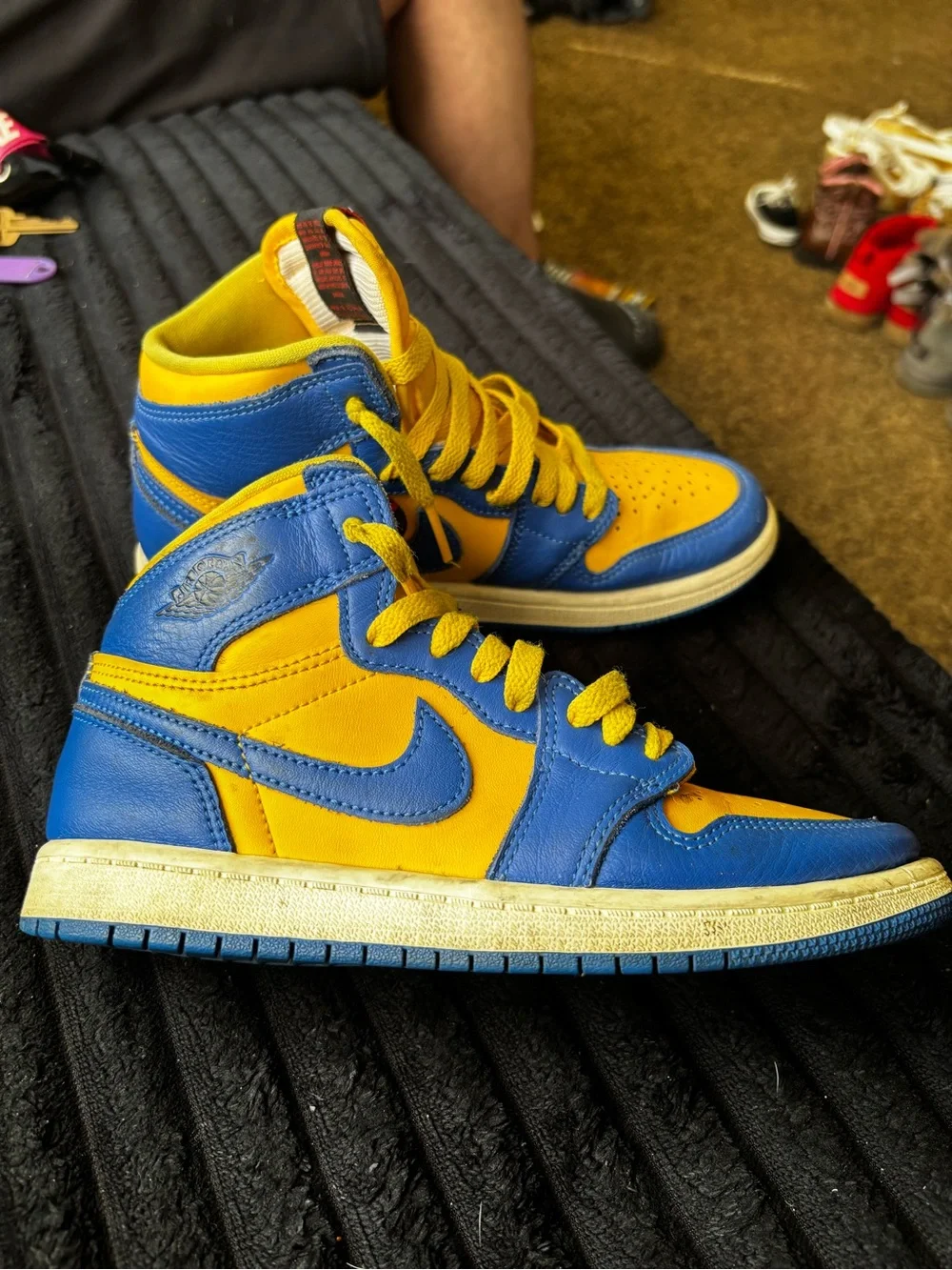 Nike Kids Mid-Top Sneakers in Yellow & Blue